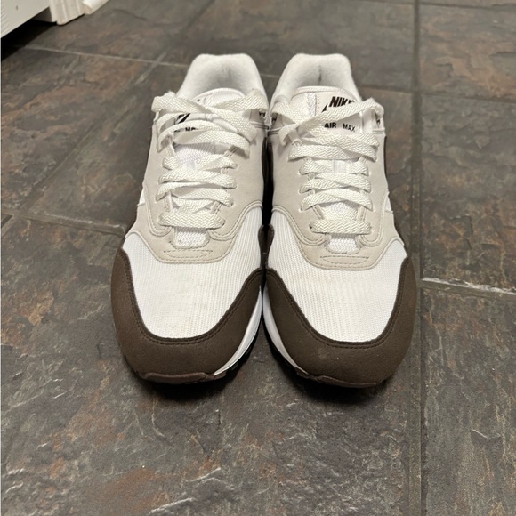 Nike Air Classic White and Brown Sneakers - Picture 2 of 6